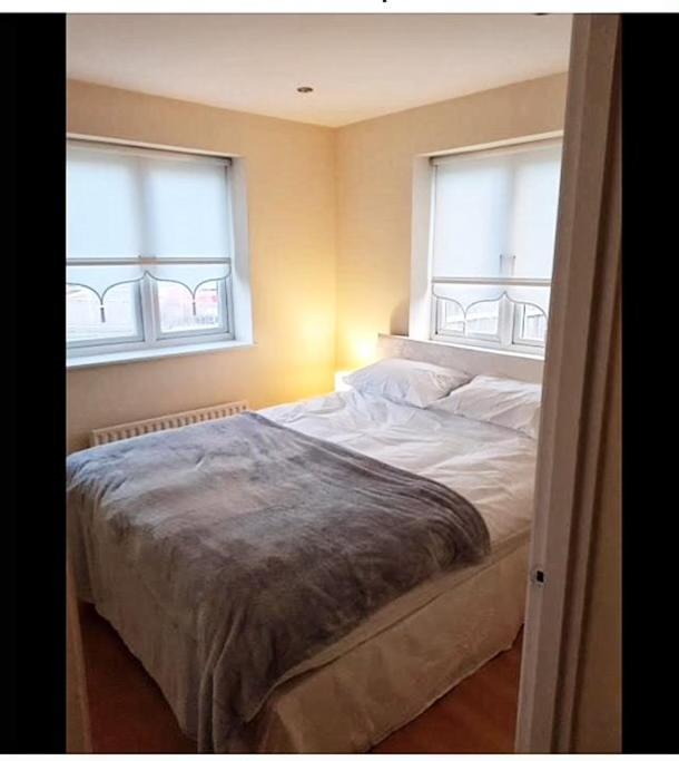 נואוסלי Pinfold Court Apartments מראה חיצוני תמונה